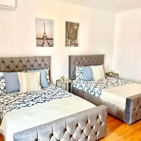 Beautiful Penthouse Two Bed Roof *